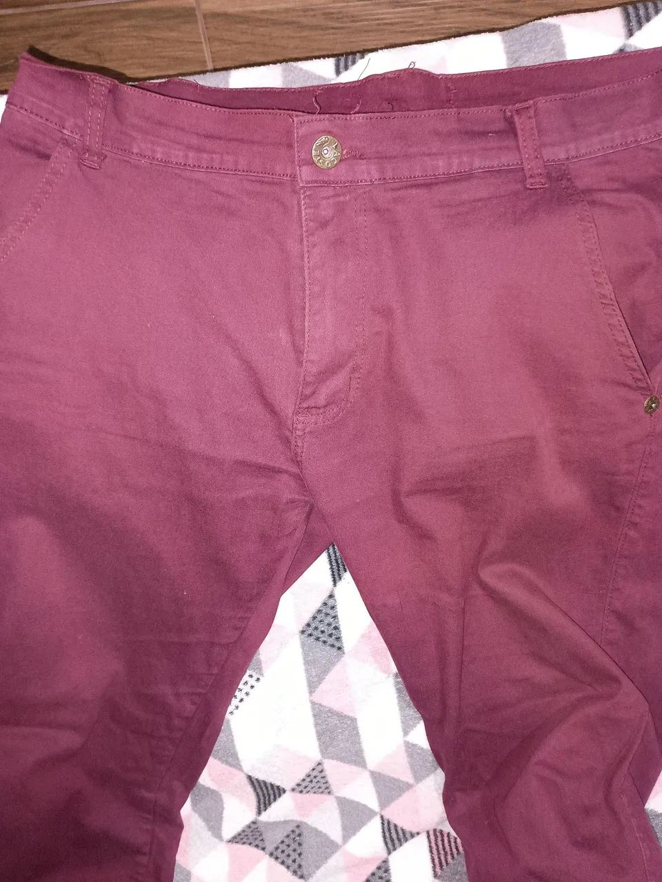 Calça jeans vinho 46 - Foto 4