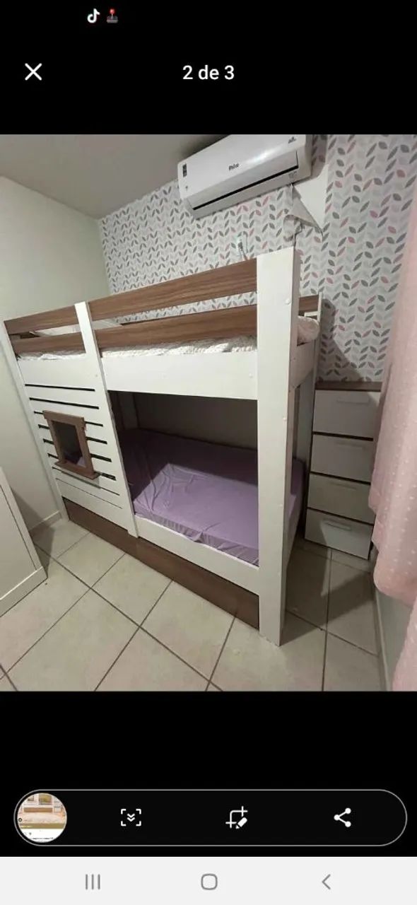 Cama beliche branca com estrutura em madeira - Foto 2