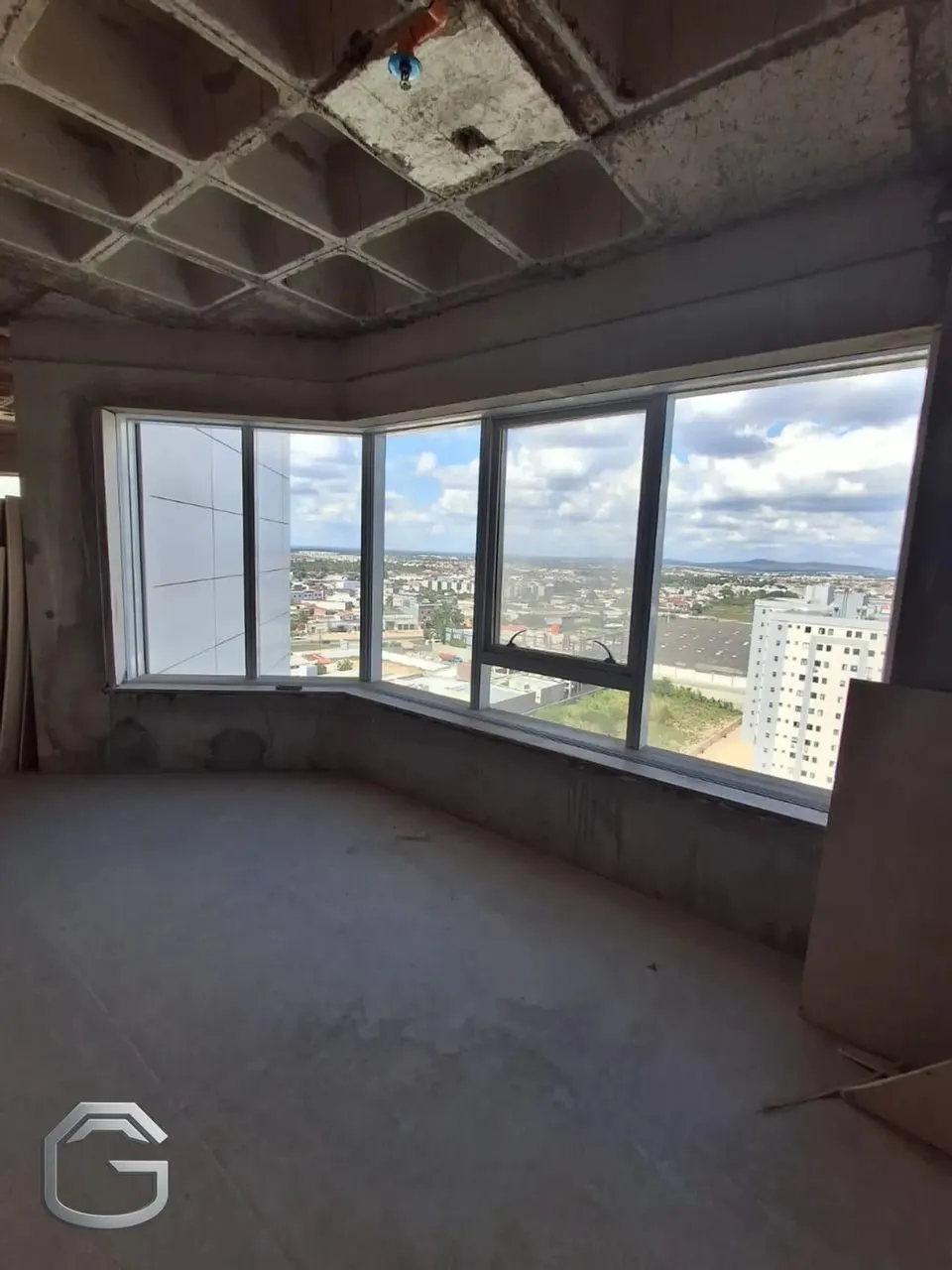 Salas Comerciais até 227m² no Edifício Charmant Business
