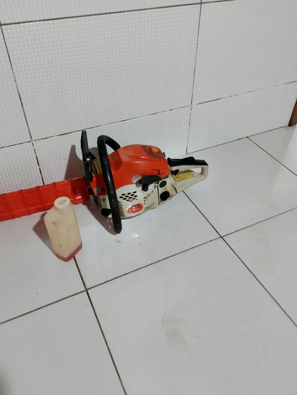 *Motosserra a Gasolina - Potente e Eficiente