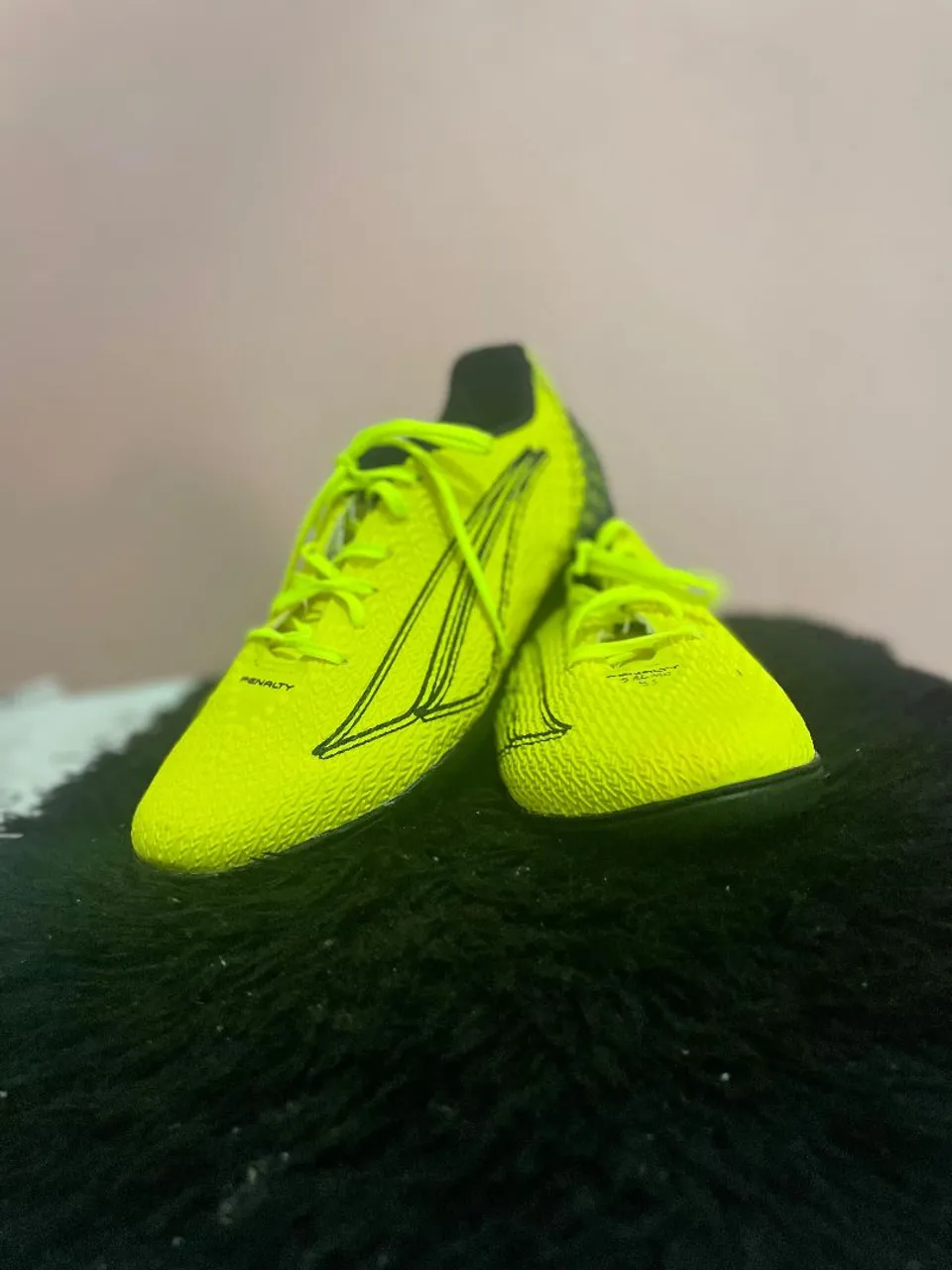 Chuteira Penalty Futsal Neon