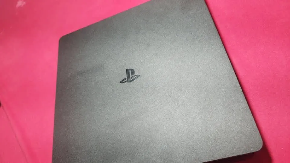 Playstation 4 Slim
