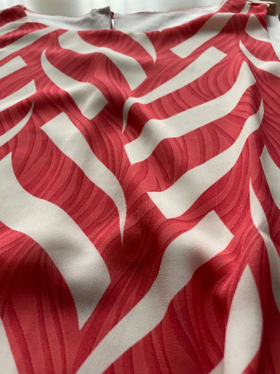 Blusa feminina tam P estampa branco e vermelho - Foto 5