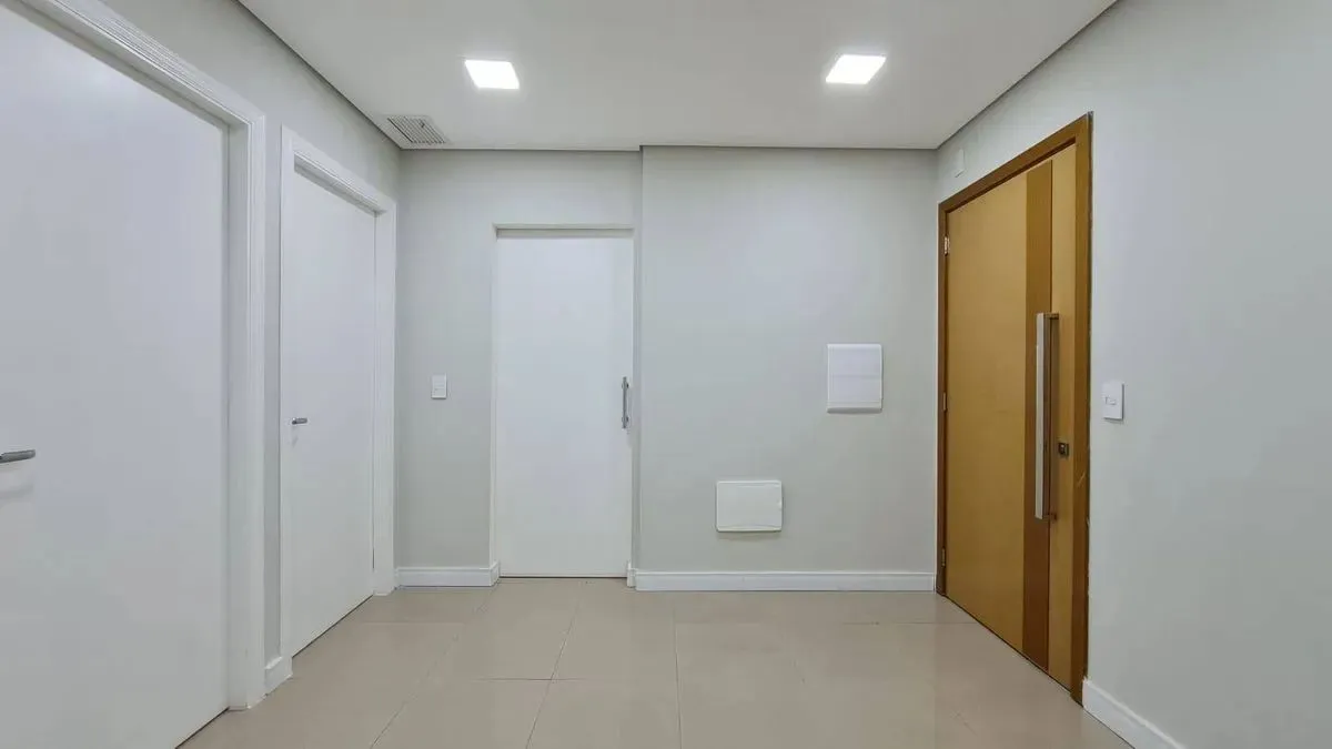 Sala comercial 40 m² com recepão e 2 salas privativas - Ed. Navarro Building