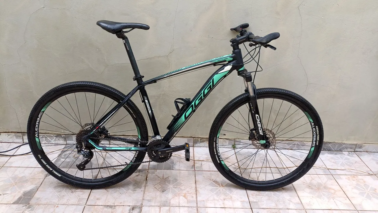 Bicicleta OGGI Aro 29 com Marchas