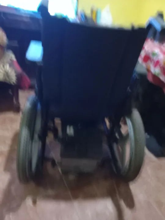 Cadeira motorizada freedom 10 X 300 sem juros  - Foto 5