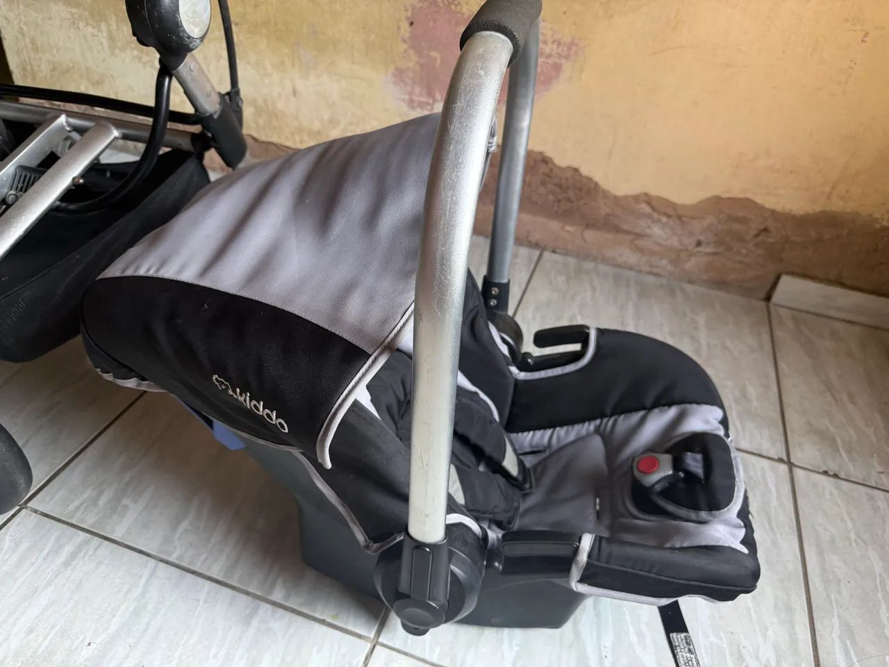 Carrinho de bebê kiddo 3 em 1  - Foto 5