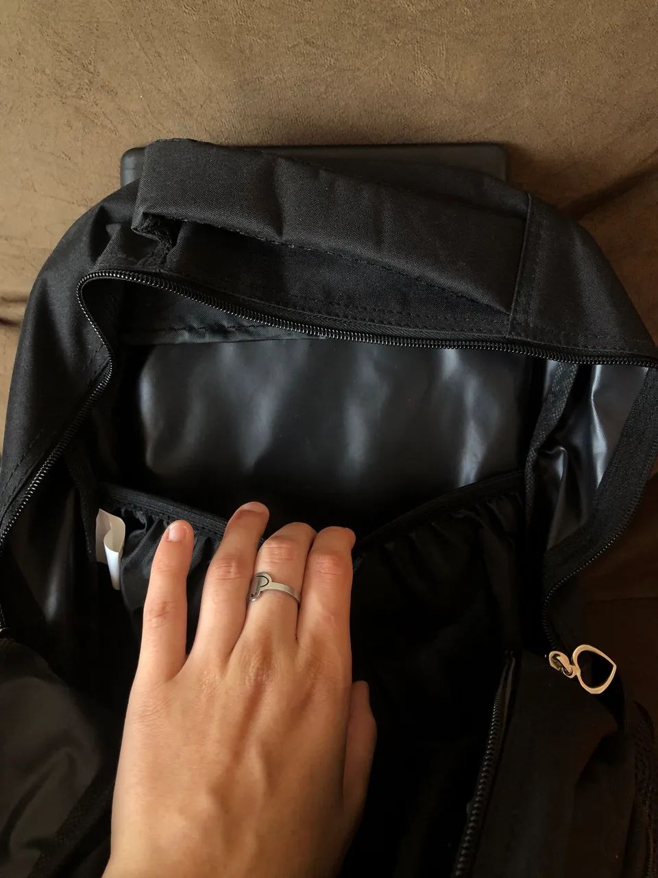 mochila infanto-juvenil(com rodinhas) + garrafa 600ml - Foto 3