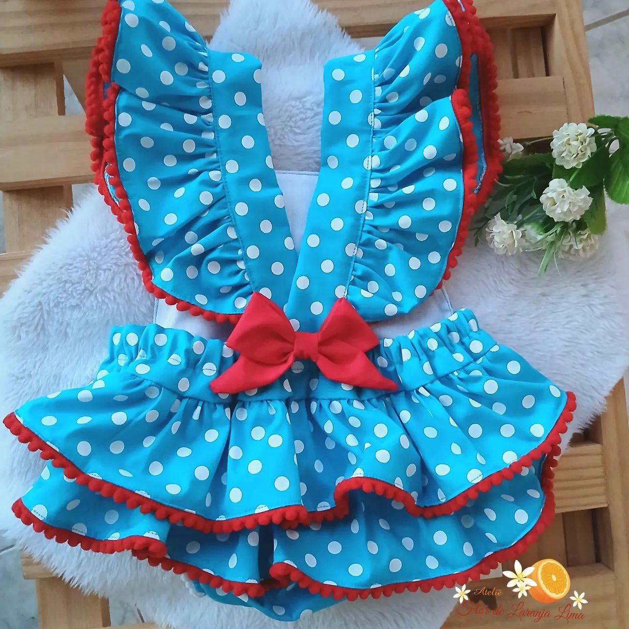 Romper Galinha Pintadinha - Azul com vermelho  - Foto 4
