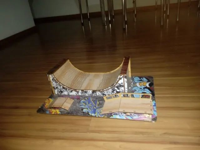 Pista de Fingerboard skate de dedo Miniramp.