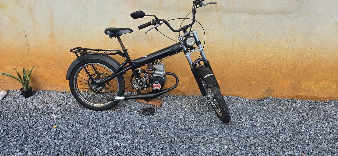 Mobilete 50cc Carburador e embreagem de competição.