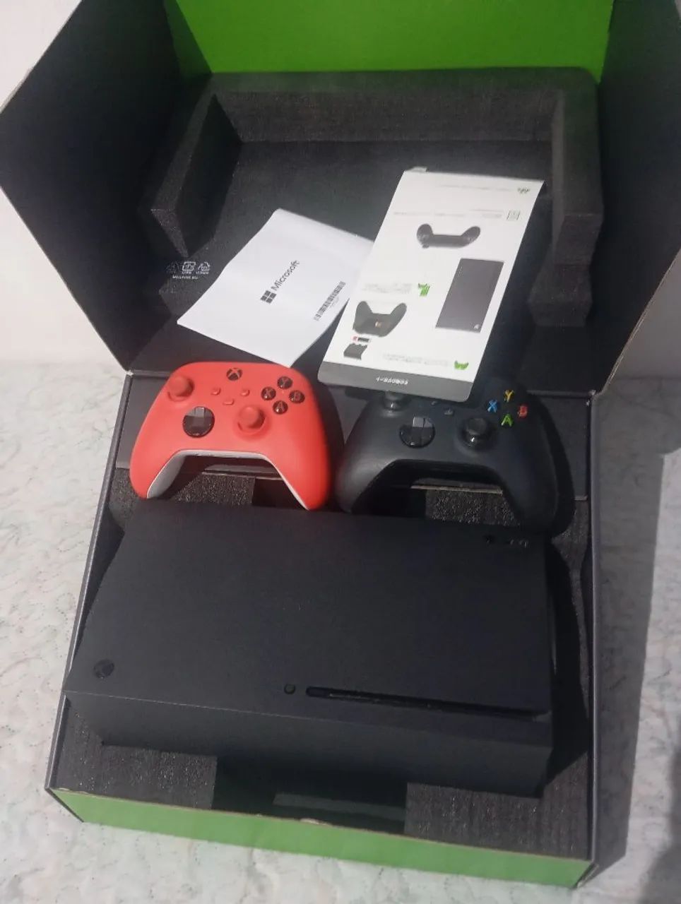 Xbox séries x com 2 controle mais carregador com 4 pilhas ou troco por play 5 pró+volta - Foto 3
