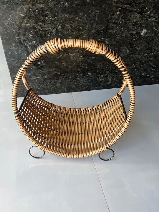 Porta-Lenha de Vime em Rattan
