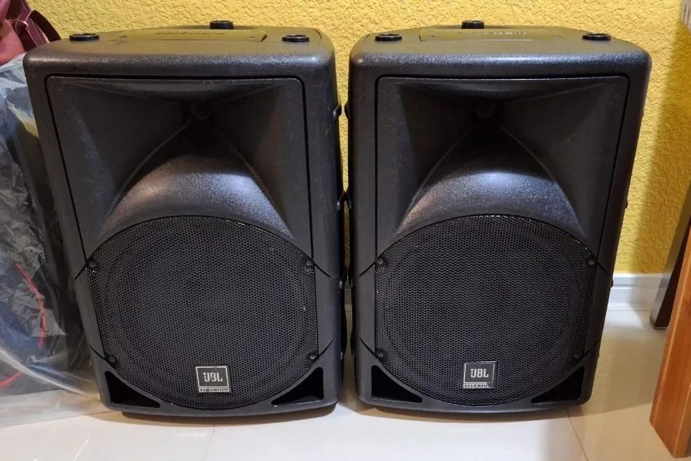 Par de Caixas Acústicas JBL 1203 A