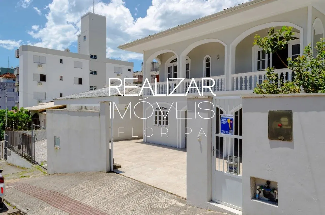 Casa de 4 Quartos no Bairro Pantanal