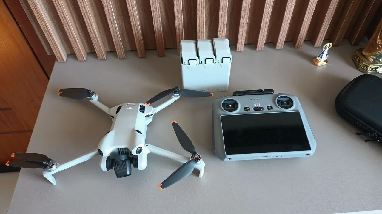 Vendo Drone DJI Mini 4 Pro - Combo Fly More | Homologado pela Anatel | Pronto para Voar!