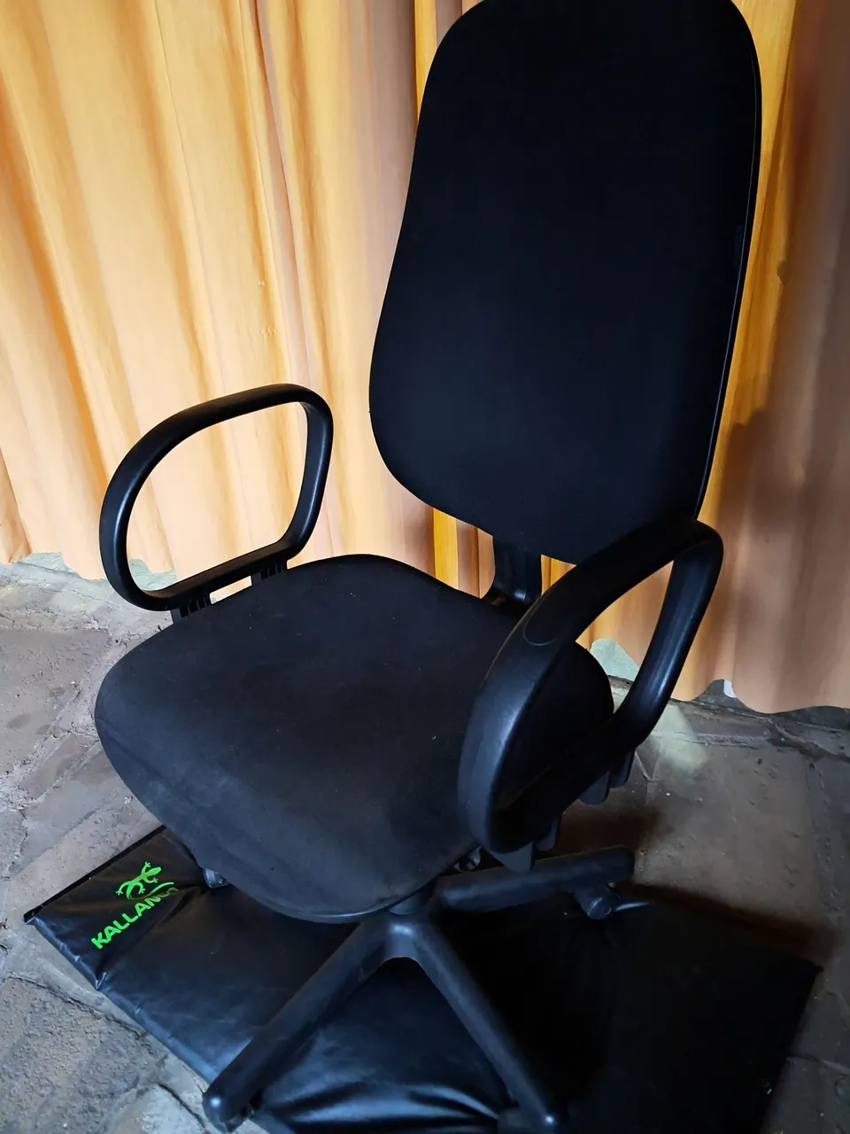 Cadeira de Escritório Giratória Preta