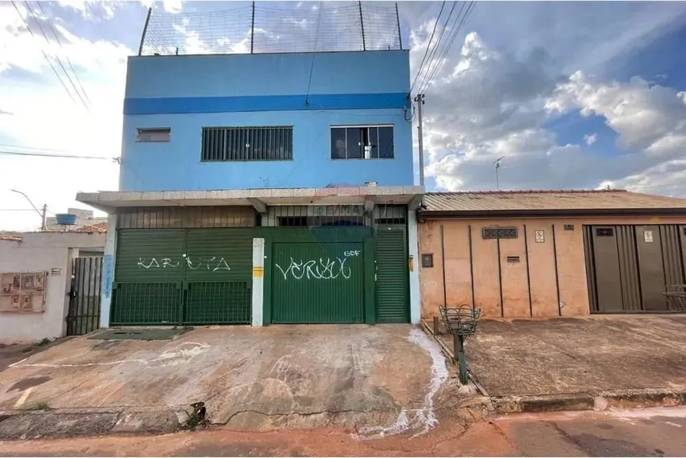 Alugue - Cobertura na laje - Samambaia Norte - QR 203