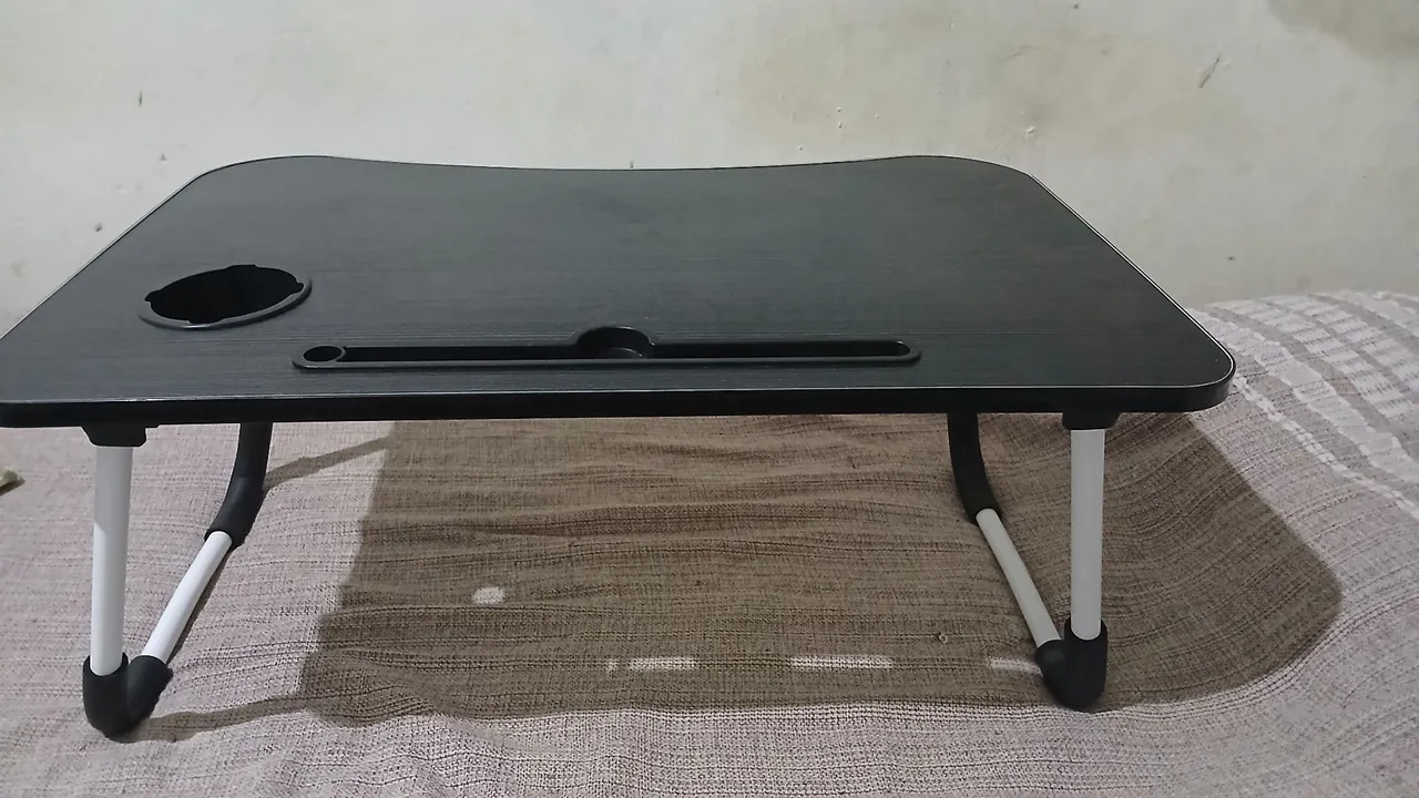 Mesa de notebook portátil com porta-copos