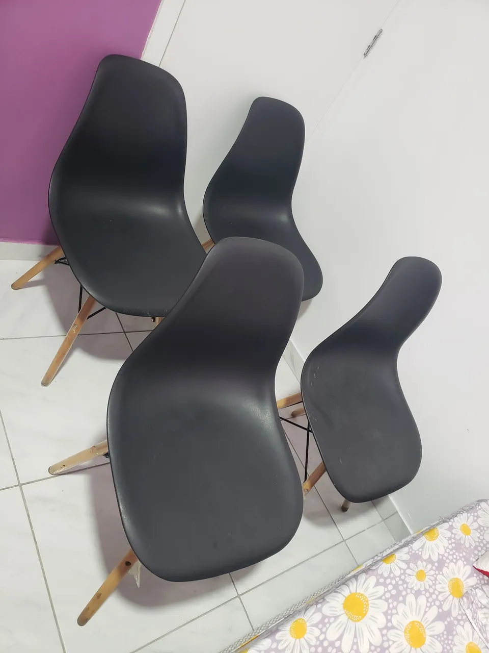 5 Cadeiras Eames Eiffel - Pretas para ajustes