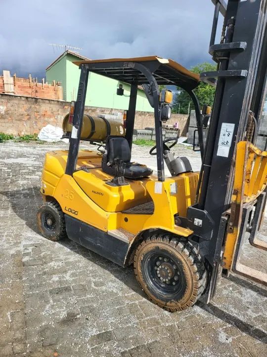 Empilhadeira logg usada 2018 preço caiu de 75k para 70k - Foto 3