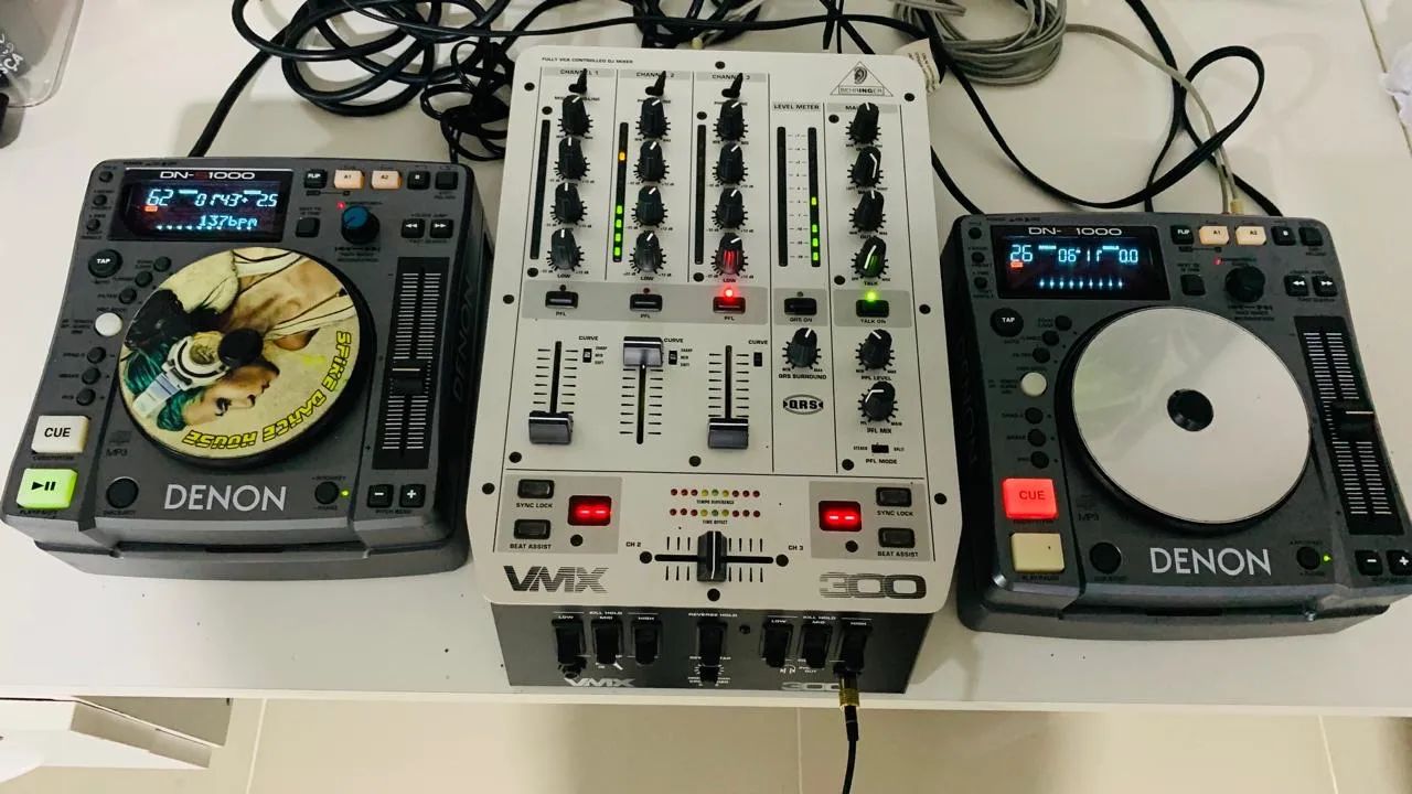 Par de Denon DN-S1000 + Mixer Behringer VMX 300