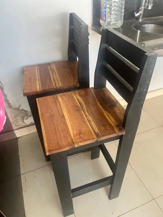 Banquetas em Madeira Maciça - Foto 3