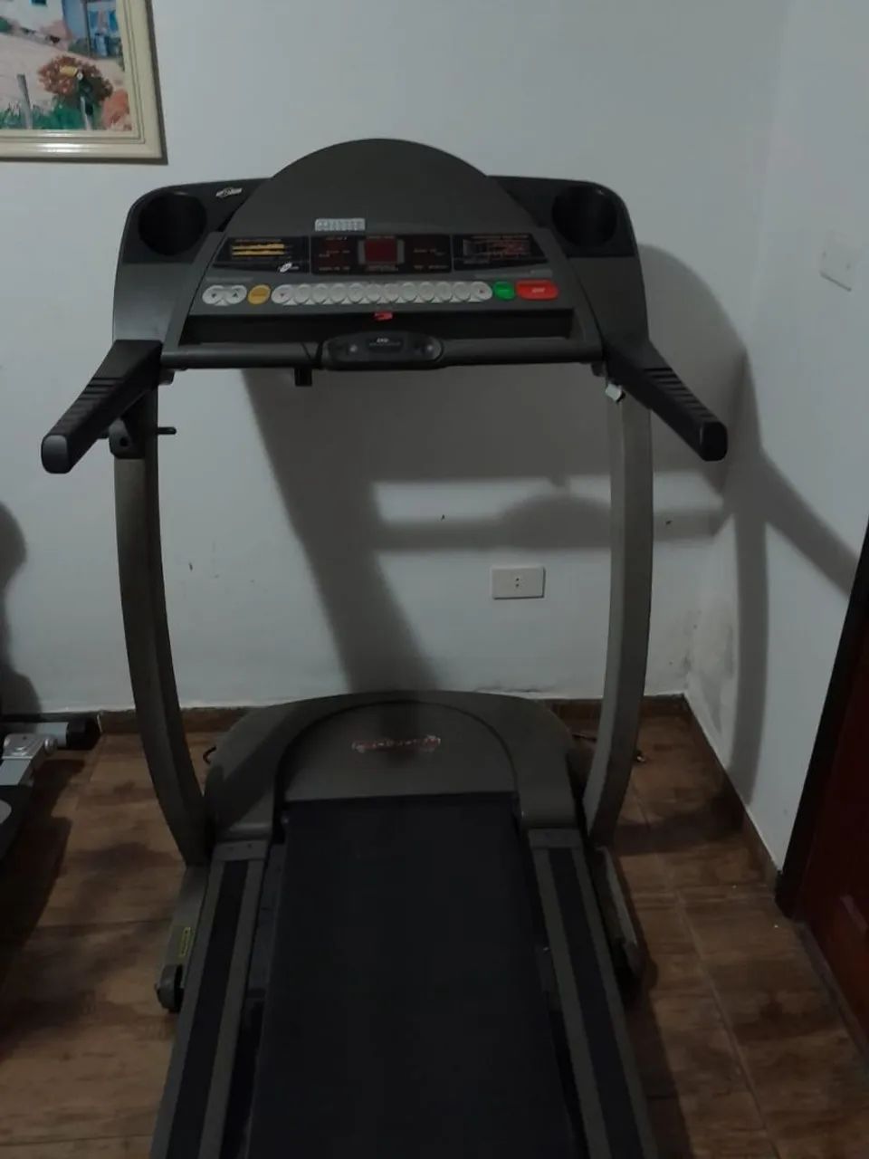 Esteira Crosswalk em estado de nova 