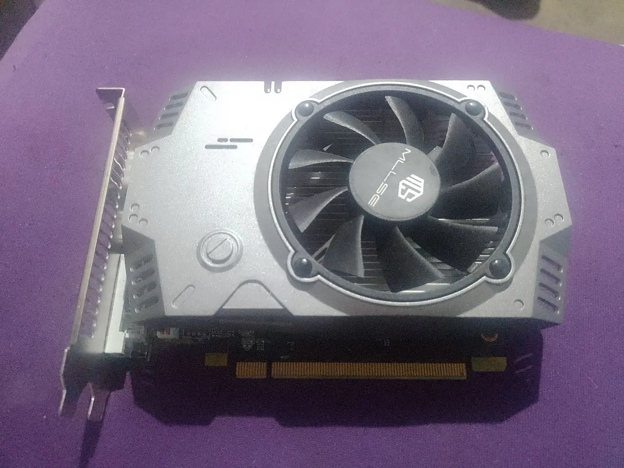 Placa de Vídeo RX 550 4Gb danificada