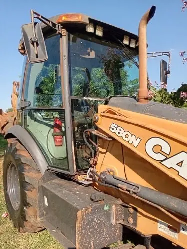 Retroescavadeira Case 580N parcelo