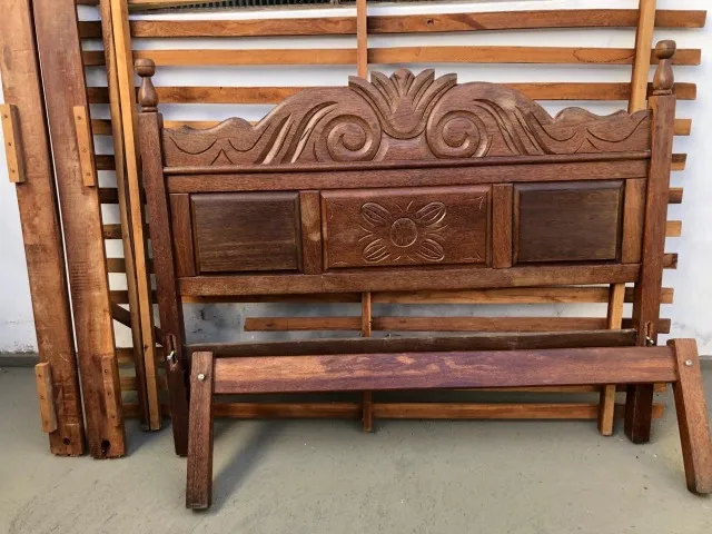 Cama de casal em Ipê.