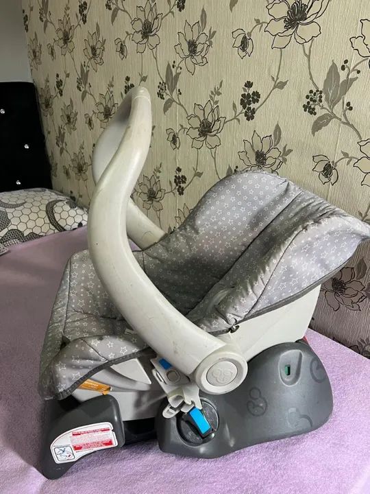 Cadeirinha de bebê para carro 