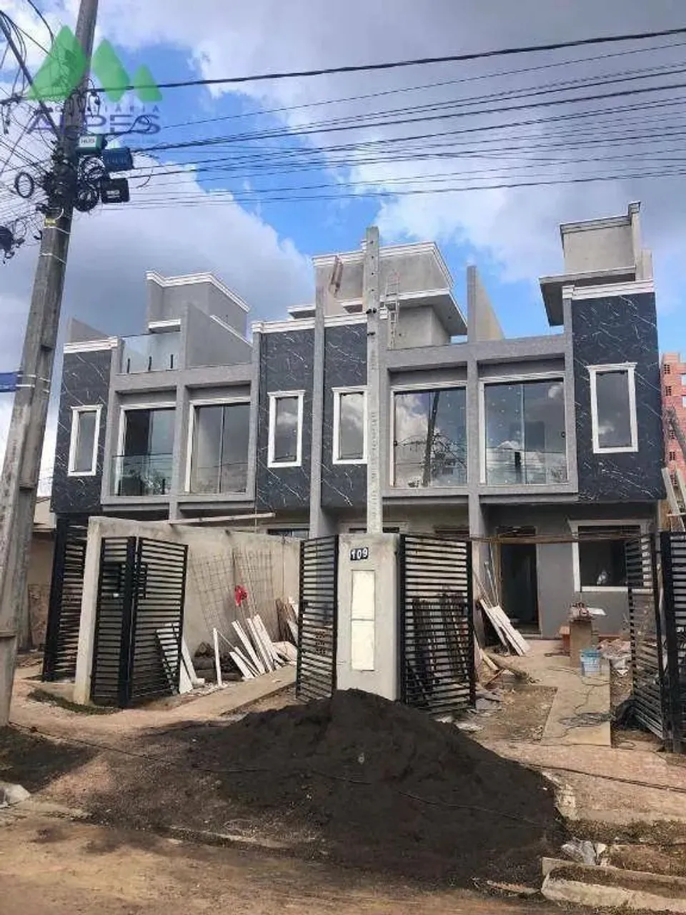 Sobrado com 2 dormitórios à venda, 85 m² por R$ 490.000,00 - Umbará - Curitiba/PR