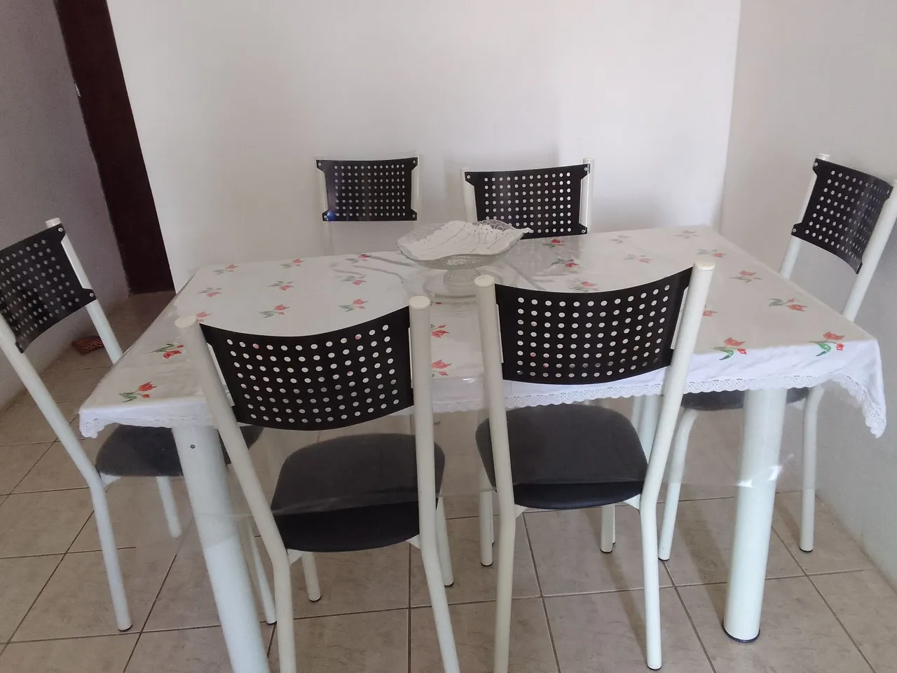 Mesa de jantar com 6 cadeiras