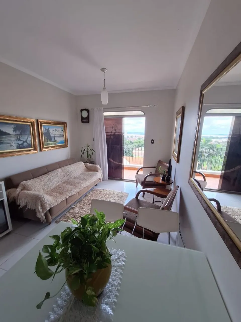Apartamento para alugar no centro da cidade.