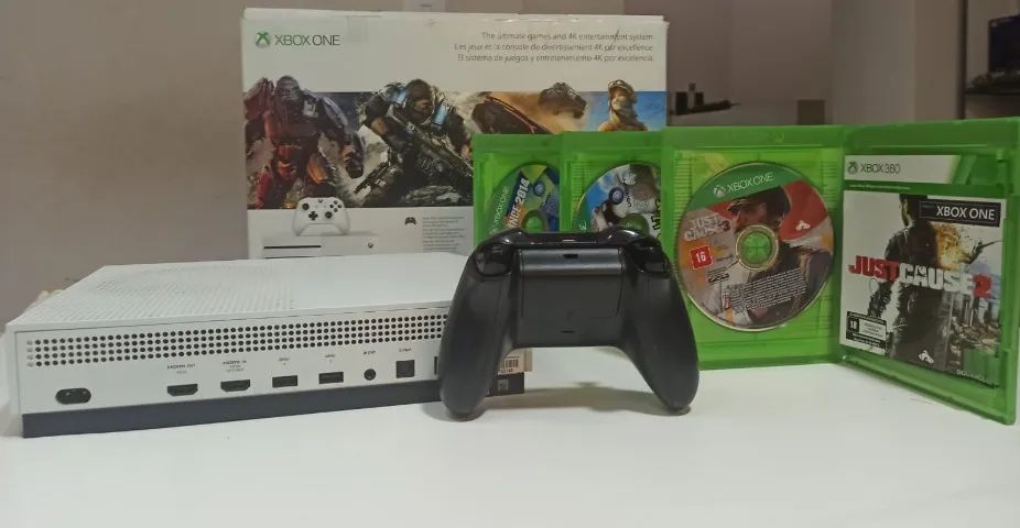 Xbox One S 1Tb com controle preto e vermelho, aceito cartão.  - Foto 3