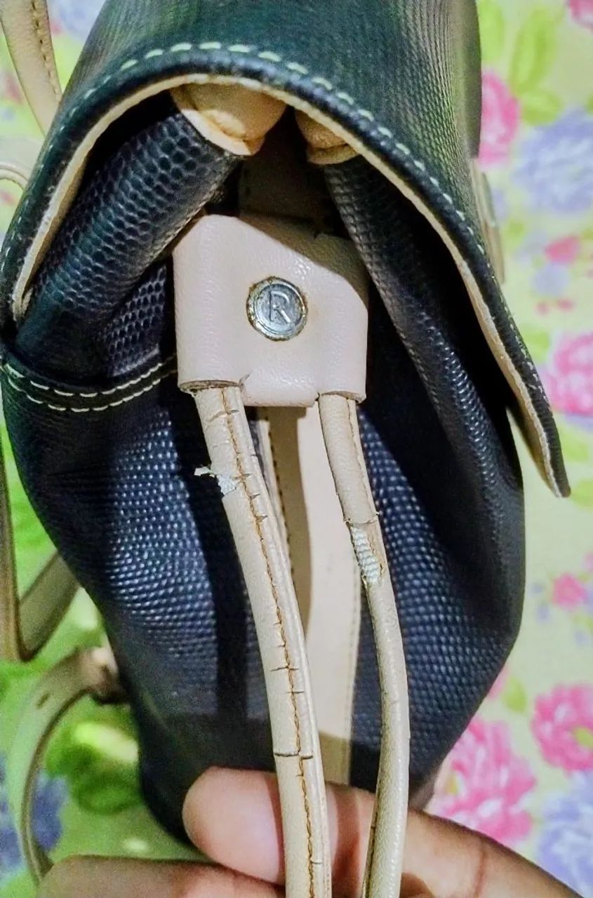 Bolsa feminina Raffythy couro em bom estado  - Foto 5