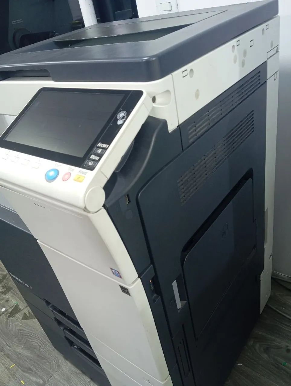 Empressoara Konica Minolta 