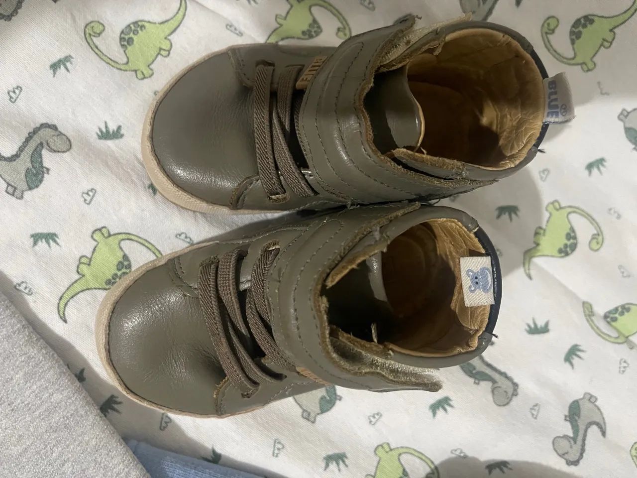 Conjunto Moletom Bebê TAM 1 e bota tamanho 21 - Foto 6