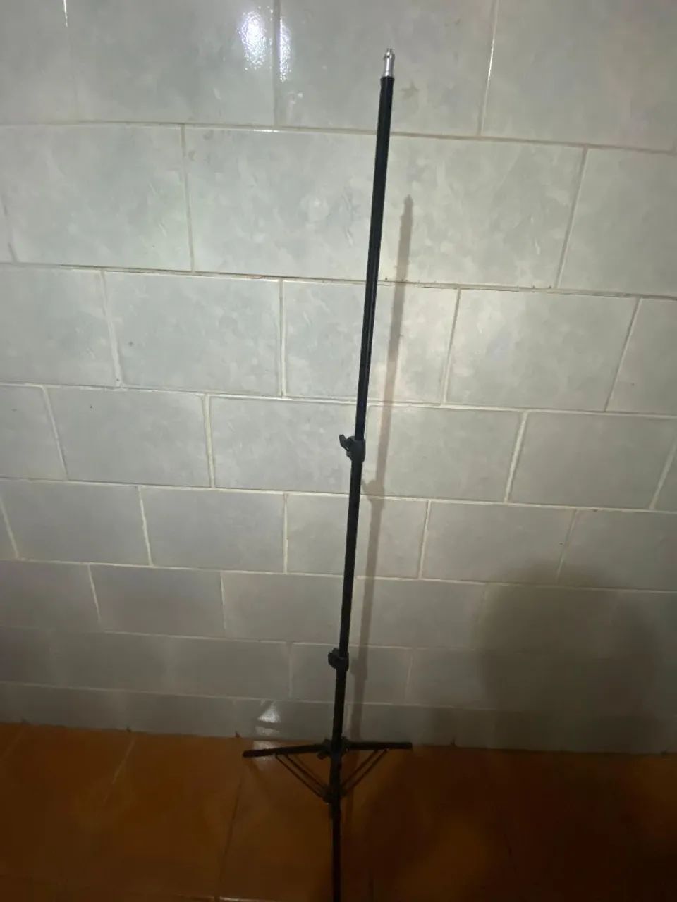 Tripé de iluminação com bastão LED - funcionando perfeitamente - Foto 4