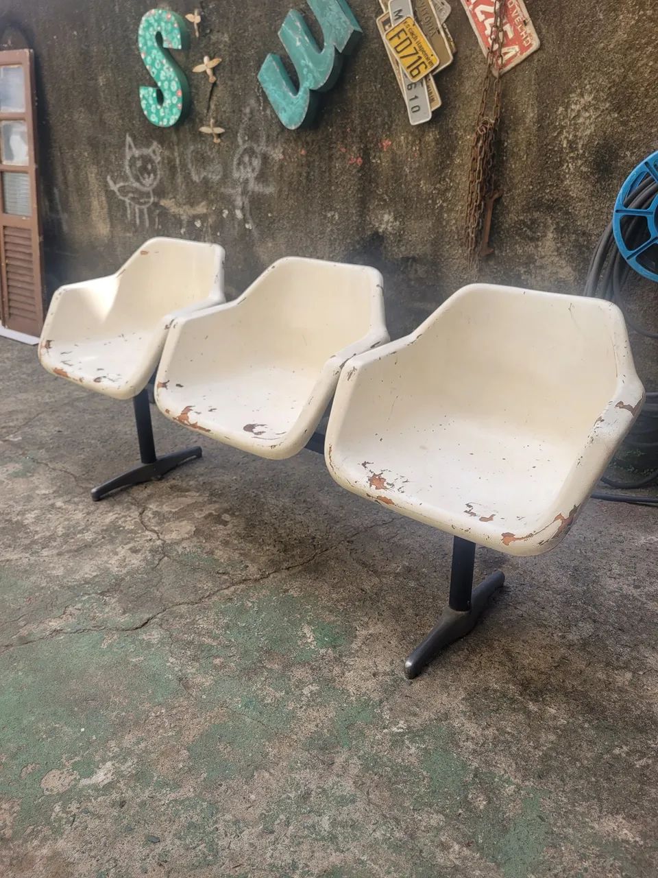 Waiting Chairs, Read: