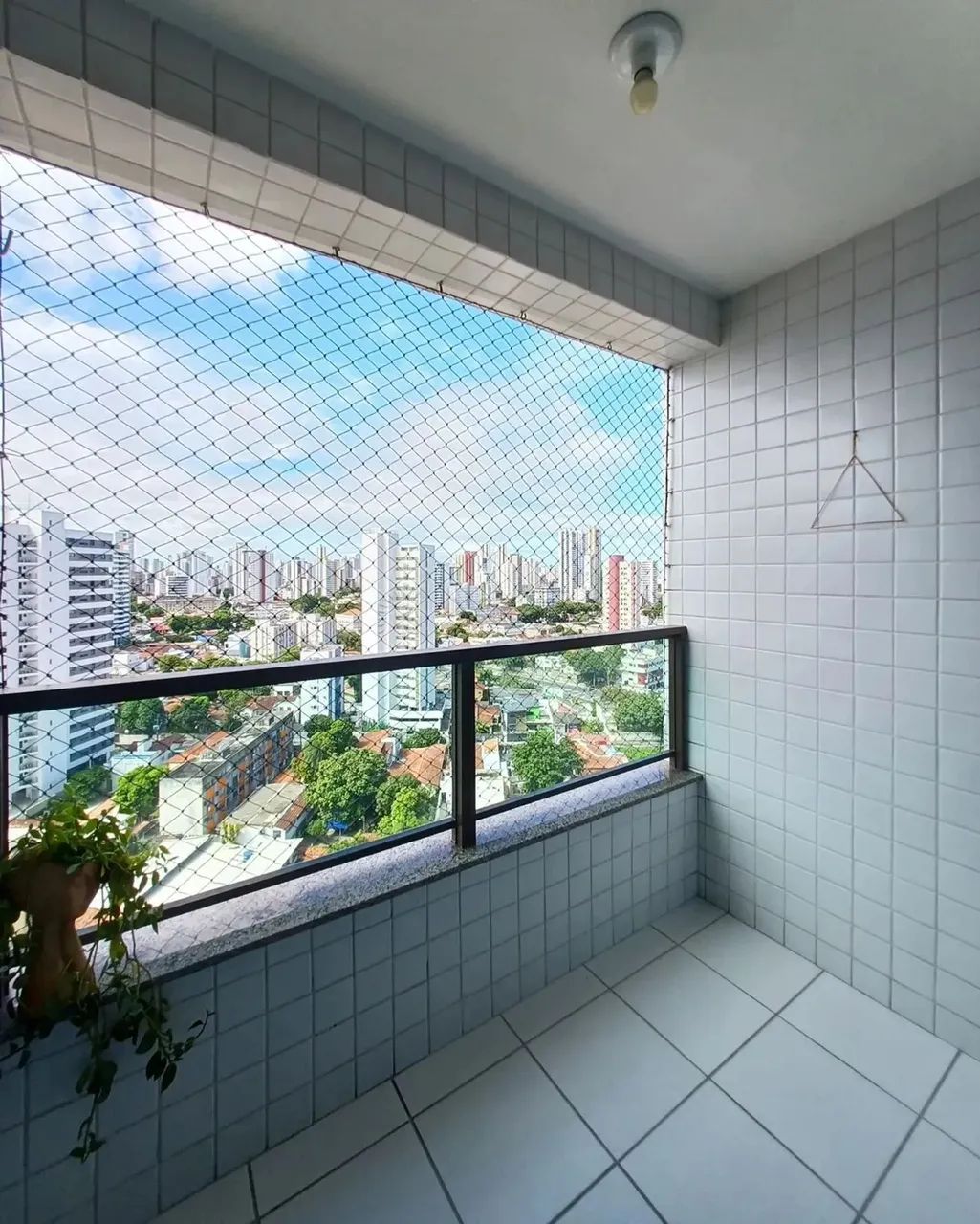 Imóvel para aluguel e venda possui 61 metros quadrados com 3 quartos em Prado - Recife - P