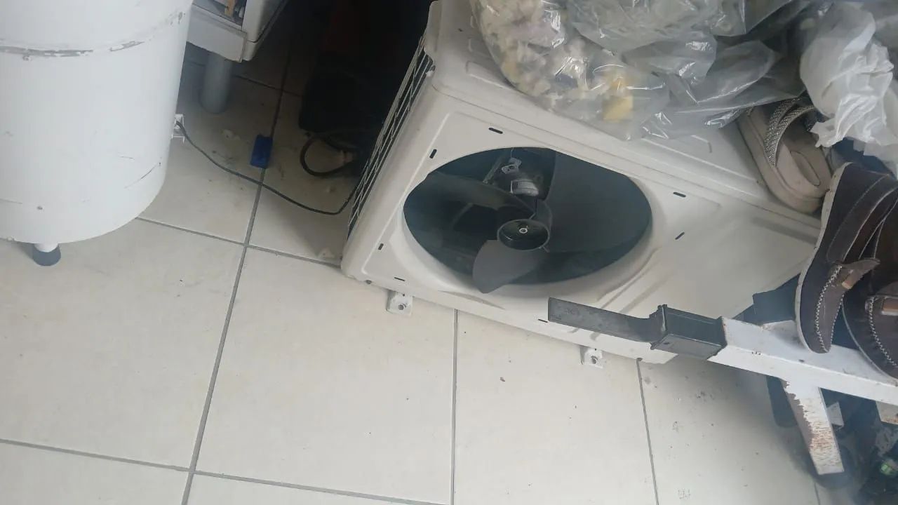 Condensador de ar-condicionado 