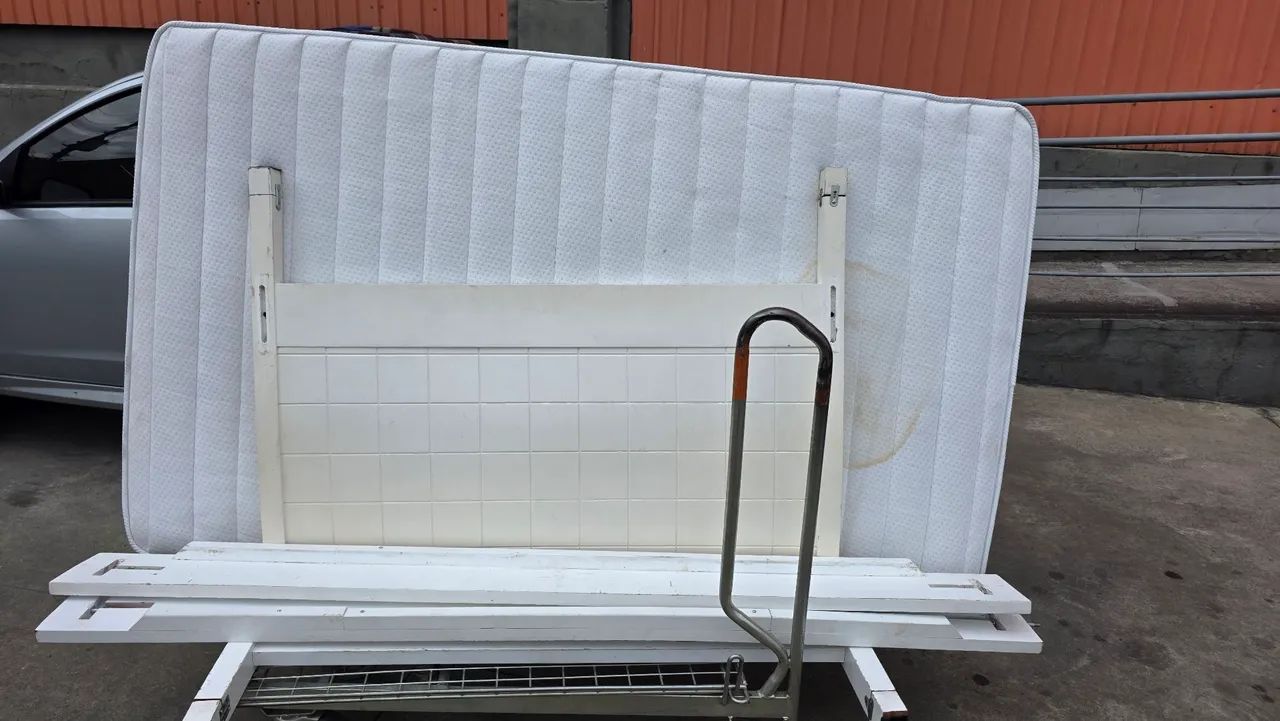Cama solteirão extra  colchao novo