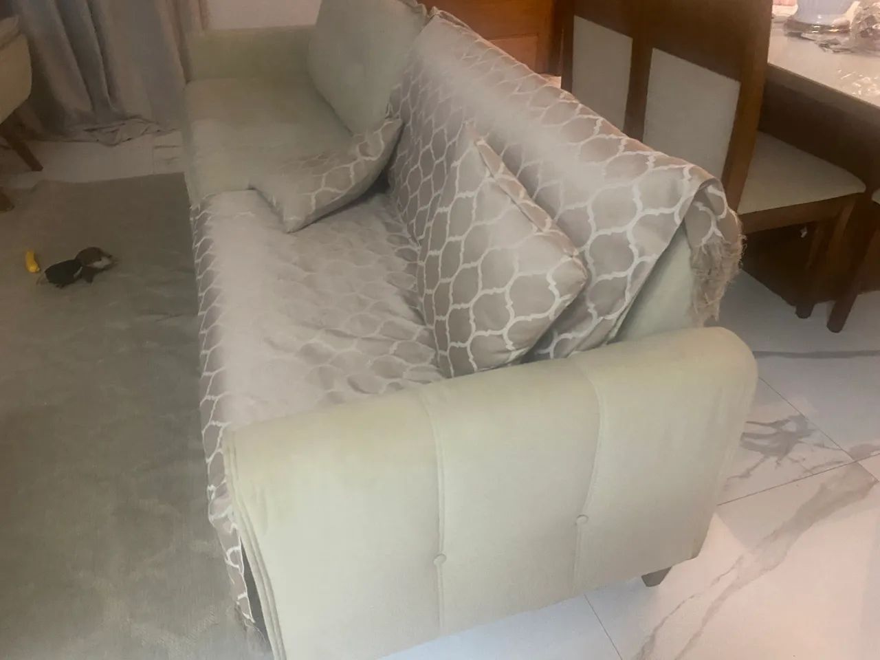 Sofá de linho65104743718401123