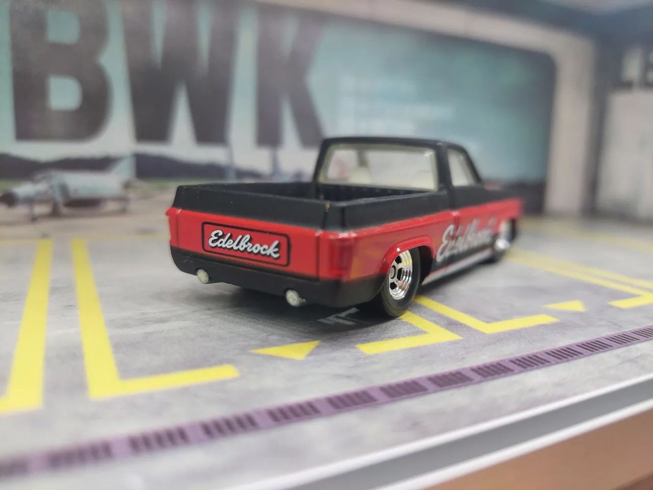Hot Wheels '83 Chevy Silverado Edelbrock loose - Foto 5