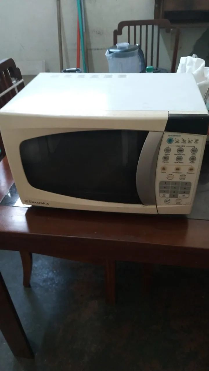 Microondas Electrolux MEF 28 - 18 Litros