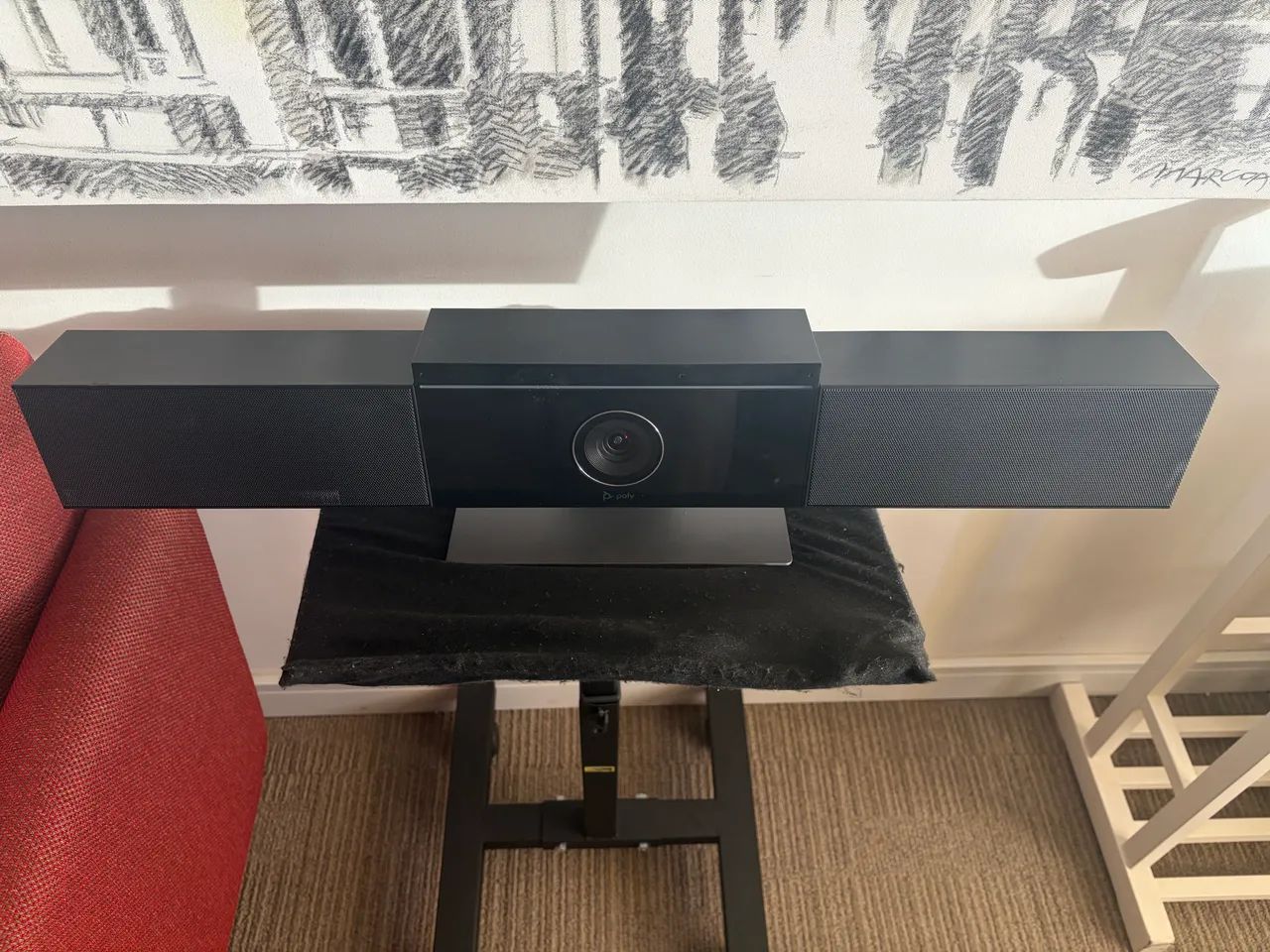 Poly Studio USB Video Bar 4K - Barra de Videoconferência com Câmera e Áudio