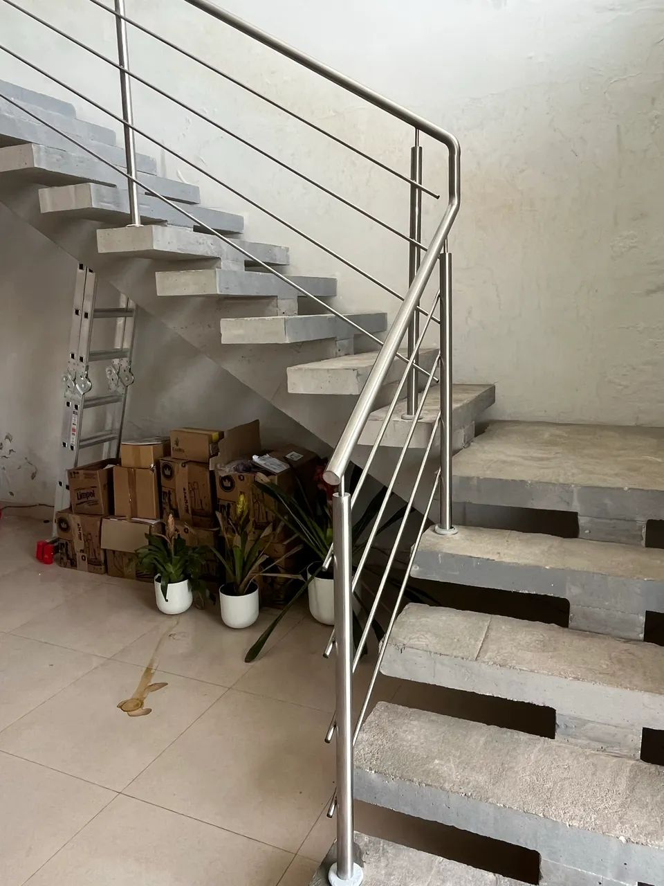 Corrimão em aço inox para escadas e para peito 