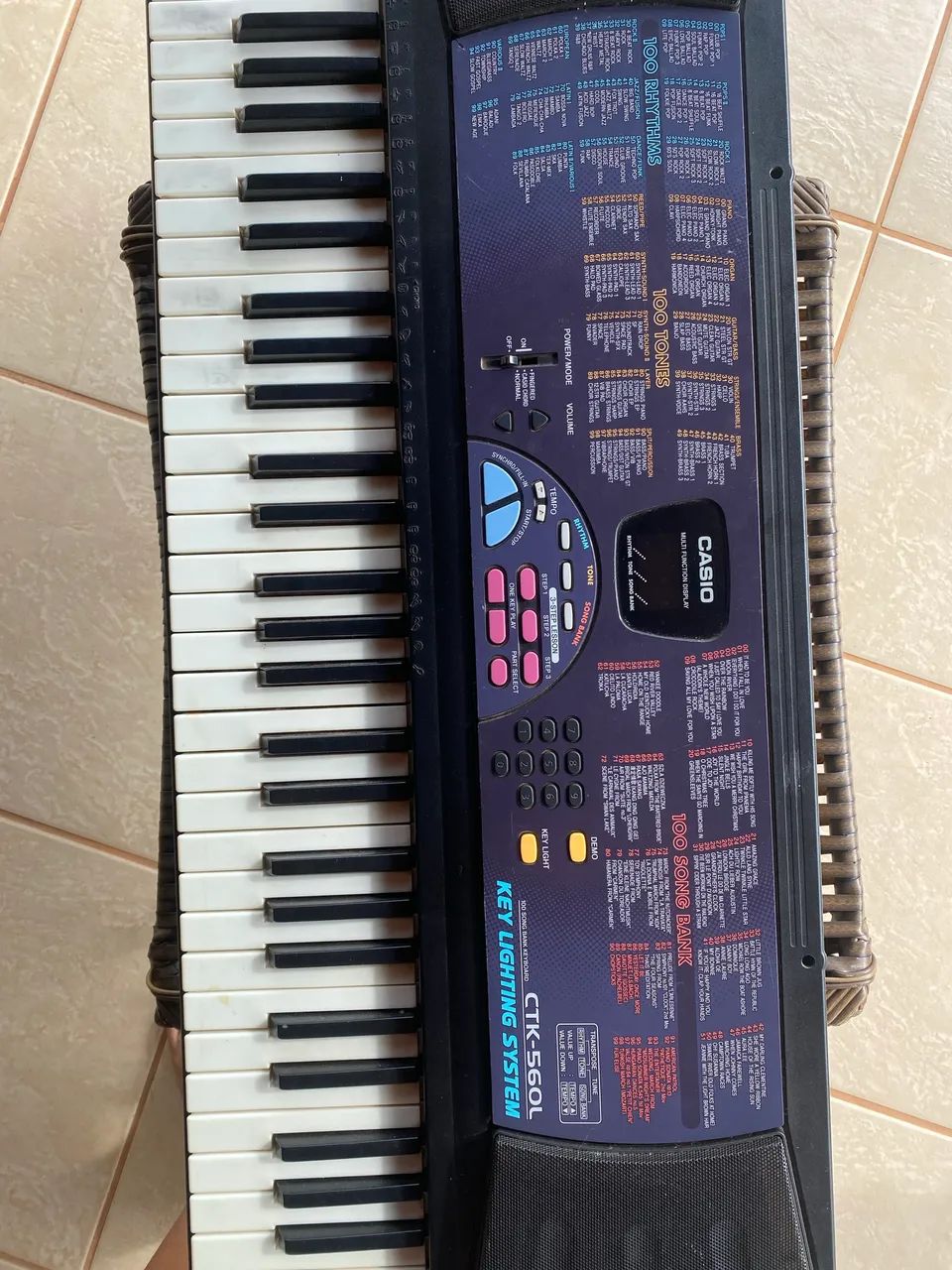 Teclado Casio CTK-560L - Key Lighting System. RARO, CUSTO BENEFÍCIO E ...